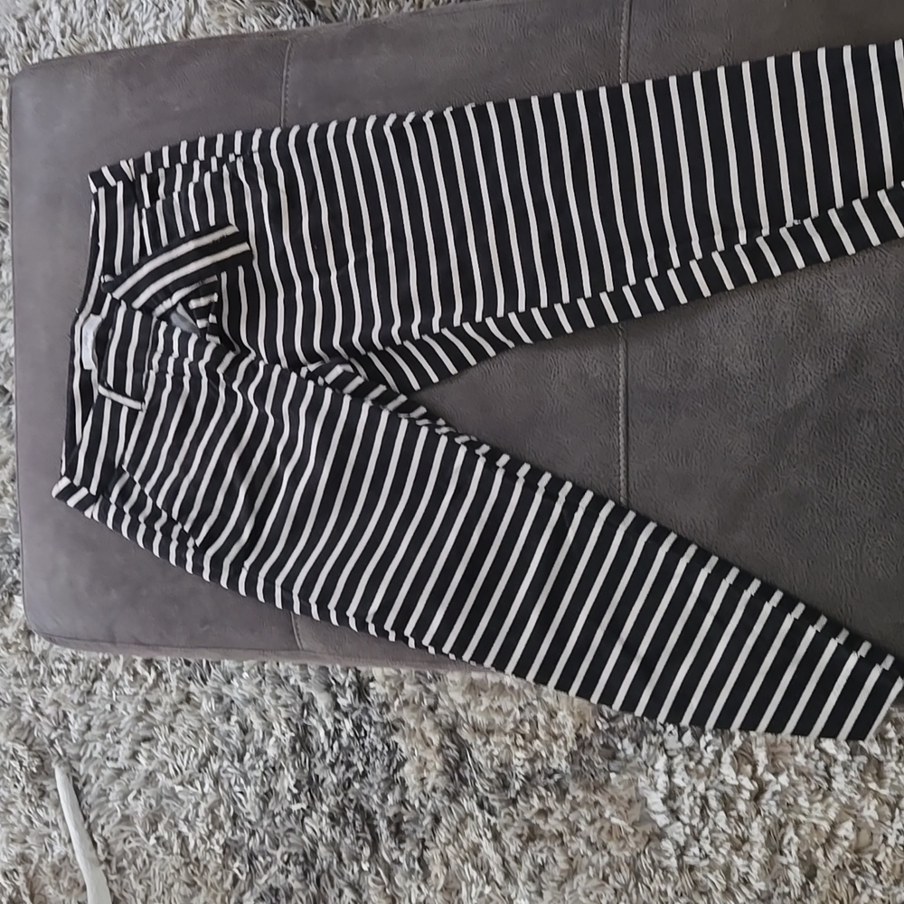 Ann Taylor Loft size 4P cropped black and white striped pants